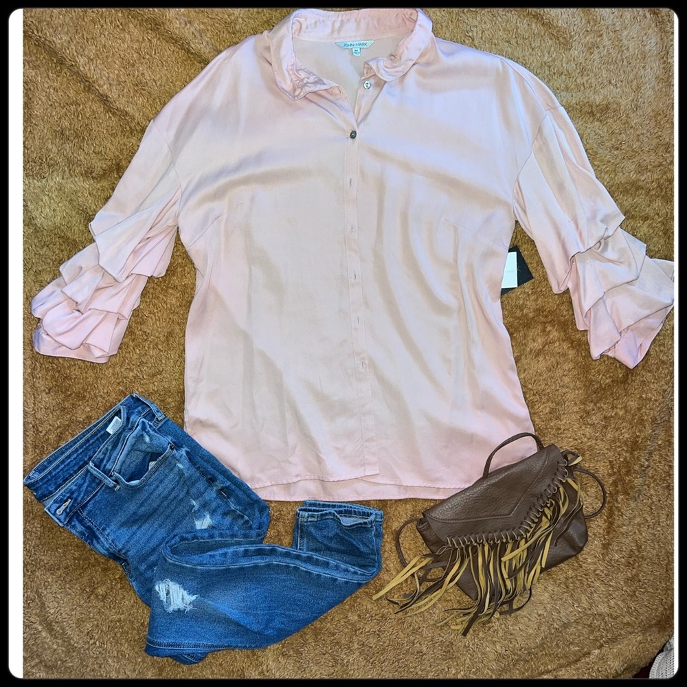 NWT John Mark Tiered Sleeve Button Blush Pink
